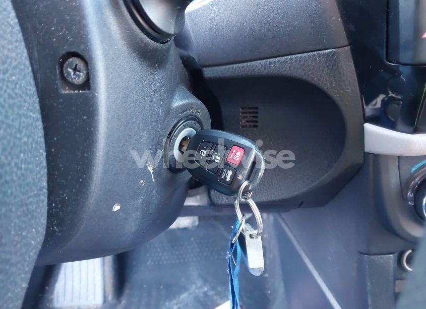 Photo 11 of 2014 Toyota Corolla LE (VIN 2T1BURHE7EC142960)