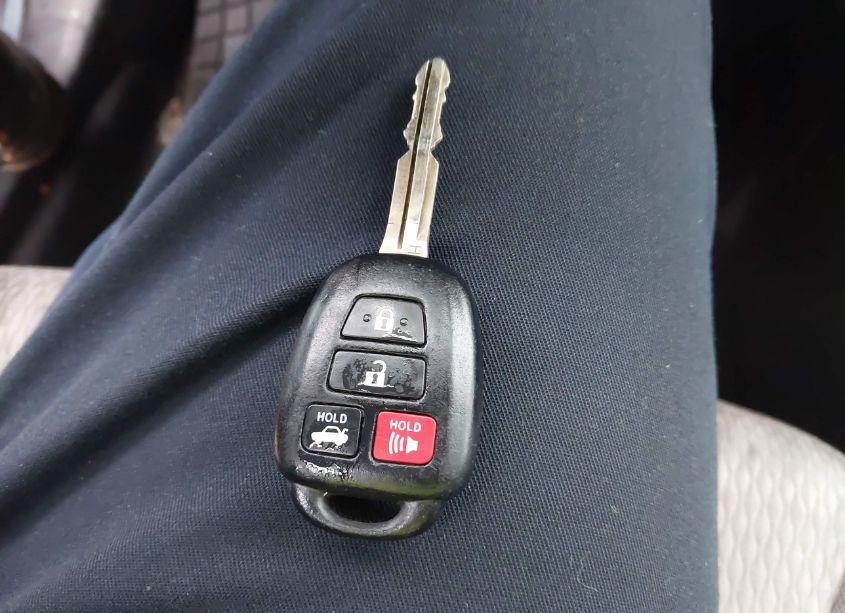 Photo 11 of 2015 Toyota Corolla LE (VIN 2T1BURHE7FC261867)