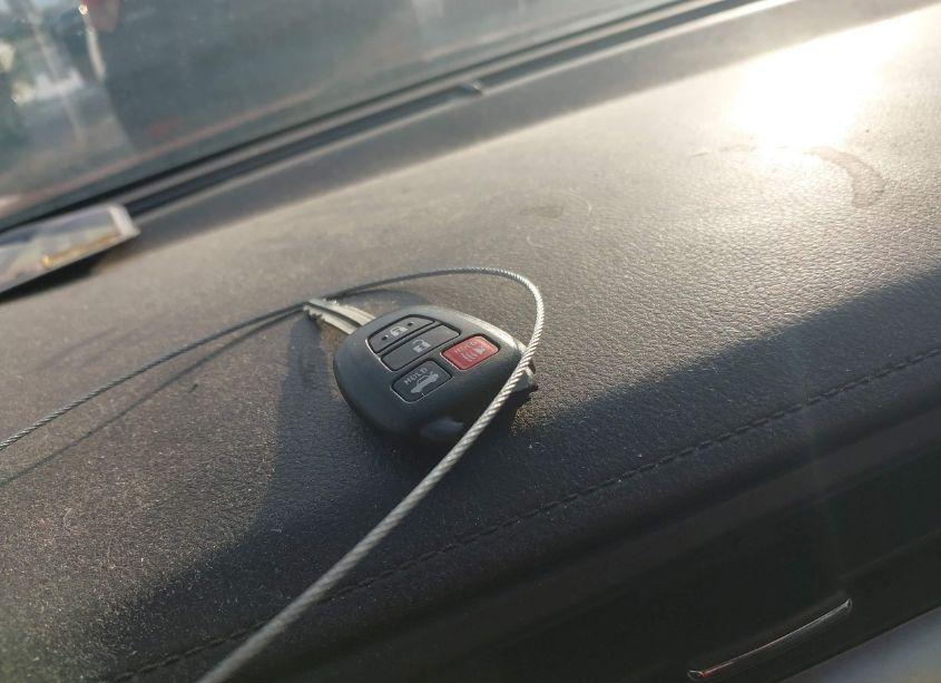 Photo 11 of 2015 Toyota Corolla LE (VIN 2T1BURHE7FC264204)