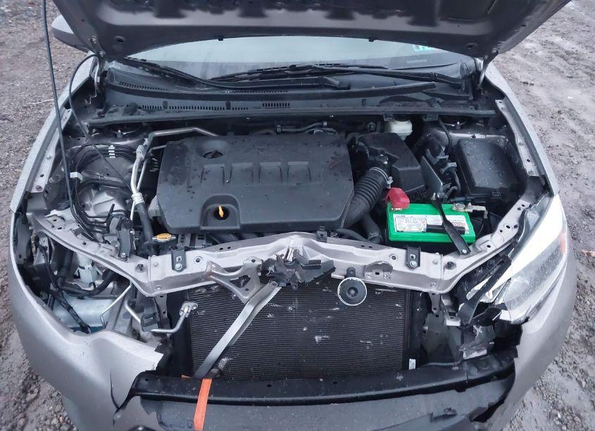 Photo 10 of 2015 Toyota Corolla LE (VIN 2T1BURHE7FC268253)