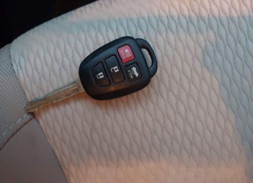 Photo 11 of 2015 Toyota Corolla LE (VIN 2T1BURHE7FC268253)