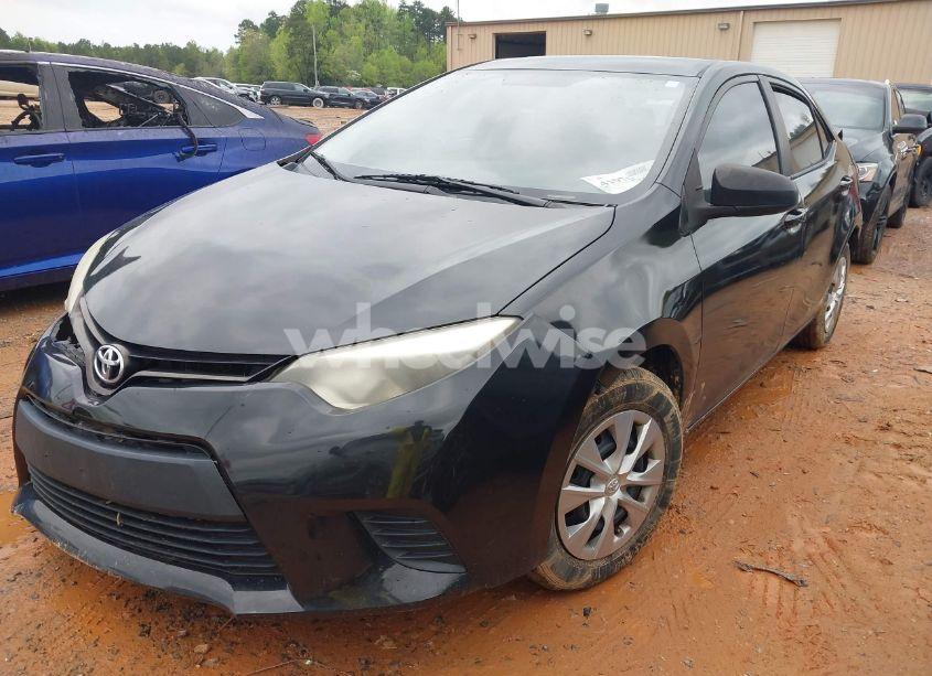 Photo 2 of 2015 Toyota Corolla L (VIN 2T1BURHE7FC270911)