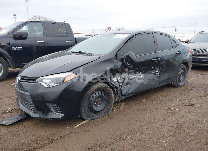 Photo 2 of 2015 Toyota Corolla LE (VIN 2T1BURHE7FC392412)