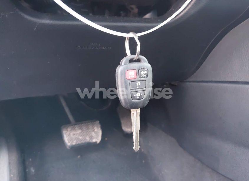 Photo 11 of 2015 Toyota Corolla LE (VIN 2T1BURHE7FC417762)