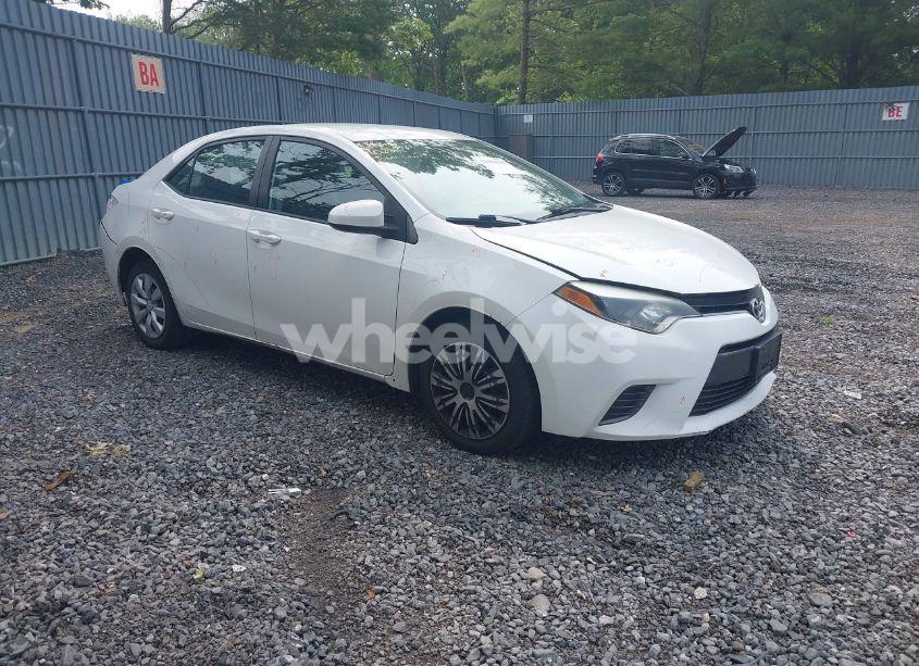 2015 Toyota Corolla LE (VIN 2T1BURHE7FC422900) main photo