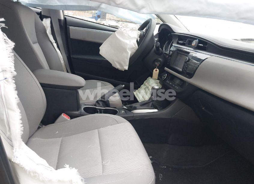 Photo 5 of 2015 Toyota Corolla LE (VIN 2T1BURHE7FC429183)