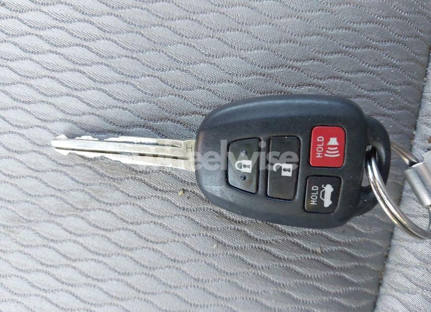 Photo 11 of 2015 Toyota Corolla LE (VIN 2T1BURHE7FC450082)