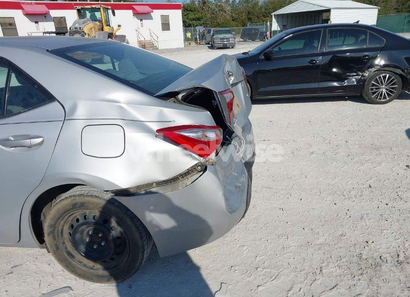 Photo 6 of 2015 Toyota Corolla LE (VIN 2T1BURHE7FC450082)