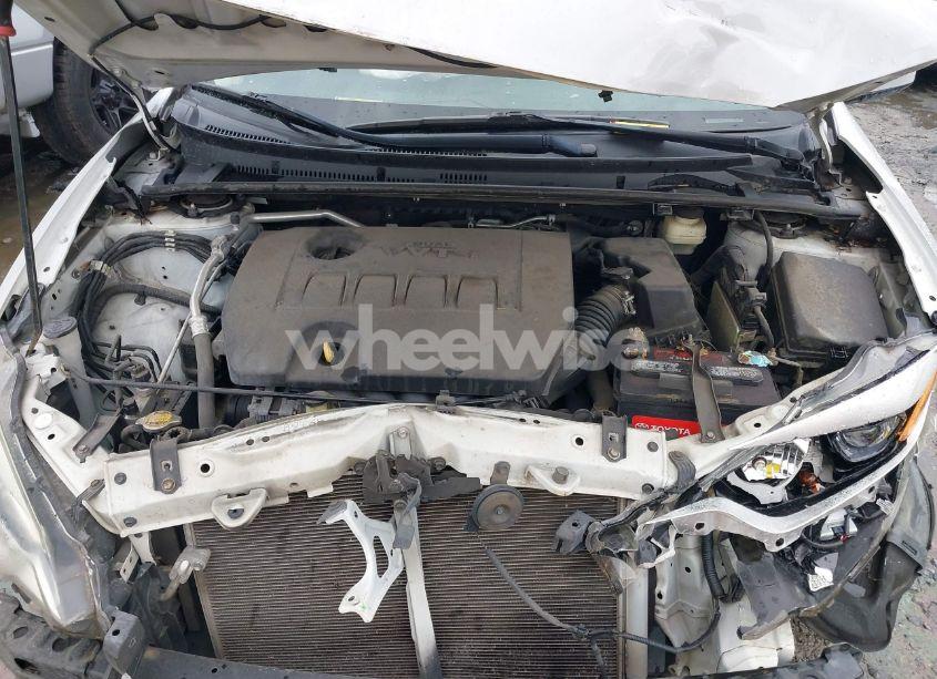 Photo 10 of 2015 Toyota Corolla LE (VIN 2T1BURHE7FC458490)