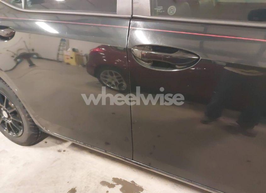 Photo 19 of 2016 Toyota Corolla S W/SPECIAL EDITION PKG (VIN 2T1BURHE7GC488820)