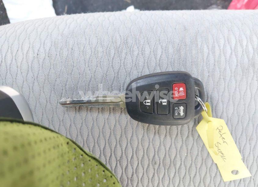 Photo 11 of 2016 Toyota Corolla LE (VIN 2T1BURHE7GC522187)