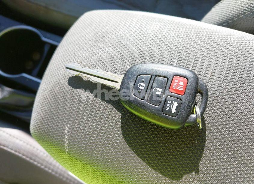 Photo 11 of 2016 Toyota Corolla LE (VIN 2T1BURHE7GC534193)