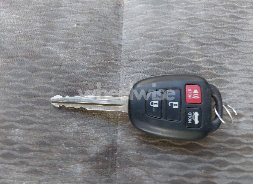 Photo 11 of 2016 Toyota Corolla LE (VIN 2T1BURHE7GC630552)