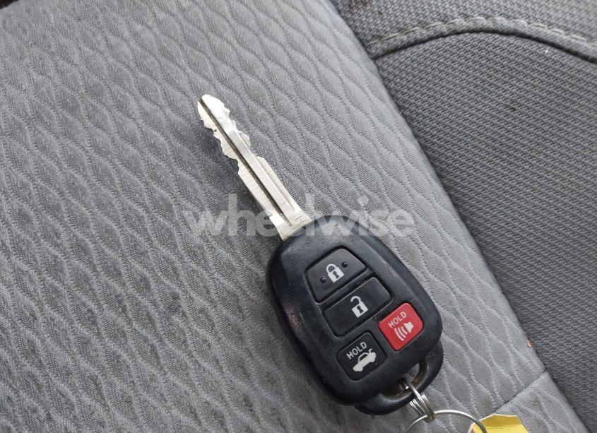 Photo 11 of 2016 Toyota Corolla LE (VIN 2T1BURHE7GC637369)