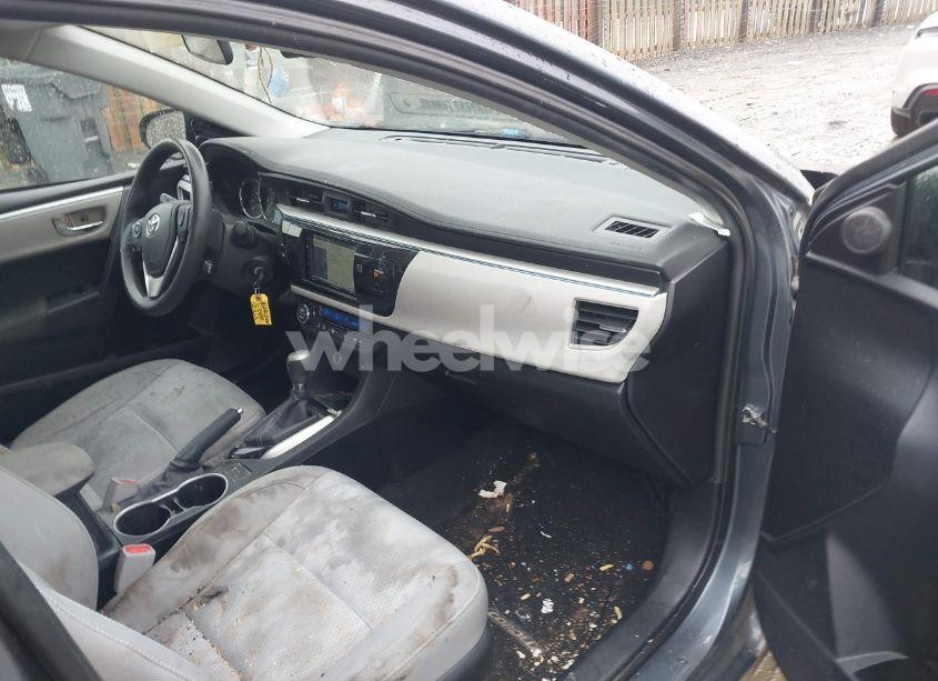 Photo 5 of 2016 Toyota Corolla LE (VIN 2T1BURHE7GC637369)