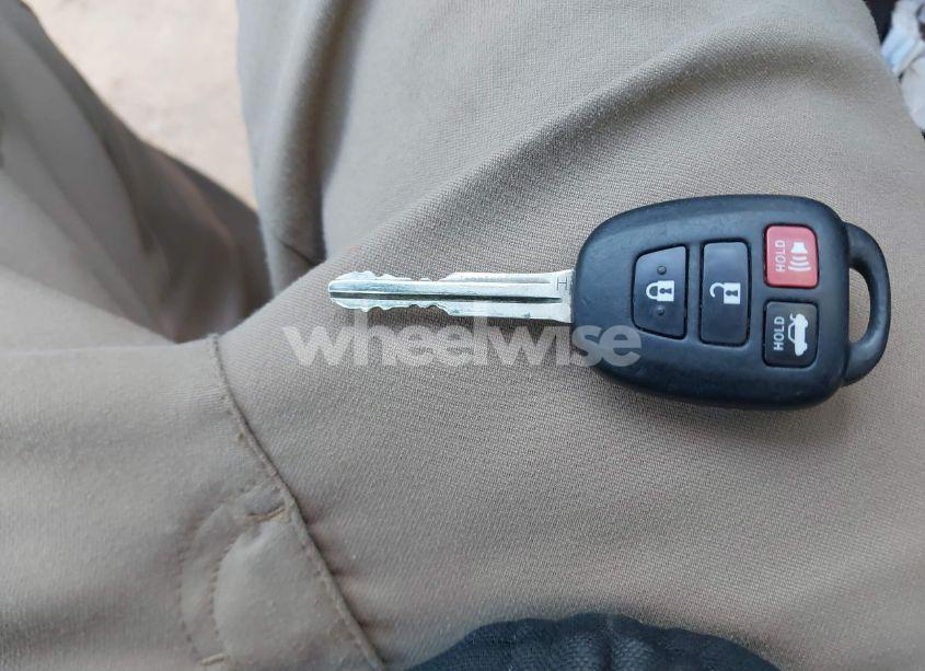 Photo 11 of 2016 Toyota Corolla LE (VIN 2T1BURHE7GC686068)