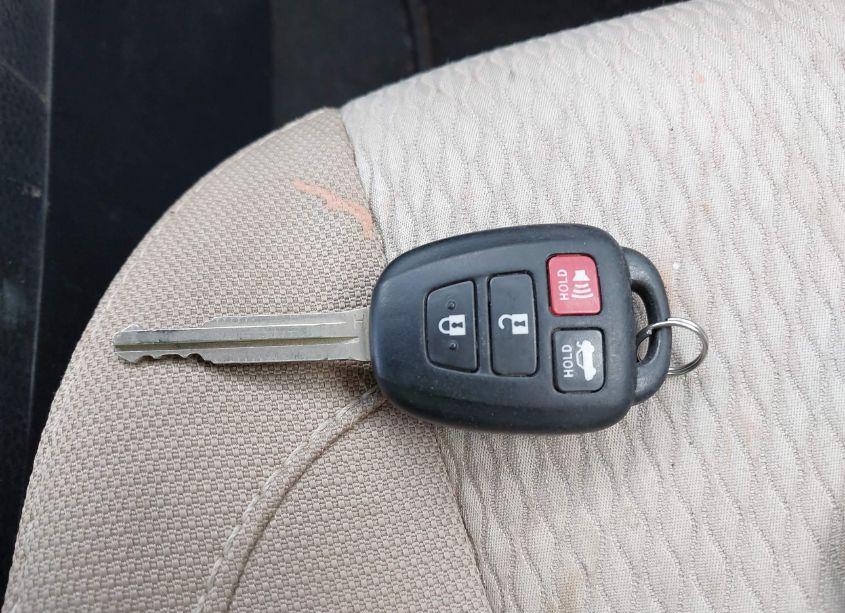 Photo 11 of 2016 Toyota Corolla LE (VIN 2T1BURHE7GC718792)