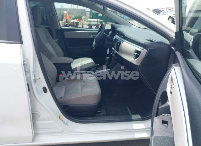 Photo 5 of 2016 Toyota Corolla LE (VIN 2T1BURHE7GC733759)