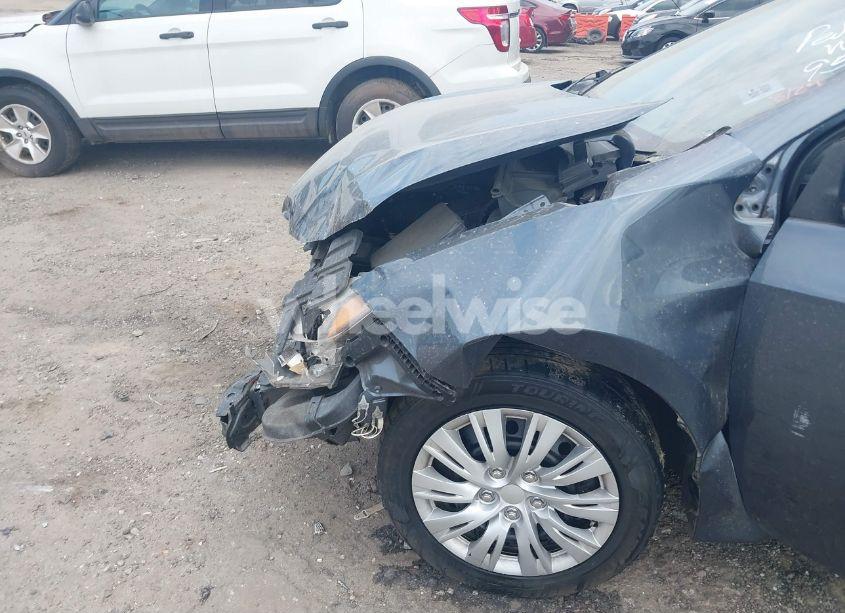 Photo 13 of 2016 Toyota Corolla LE (VIN 2T1BURHE7GC736421)