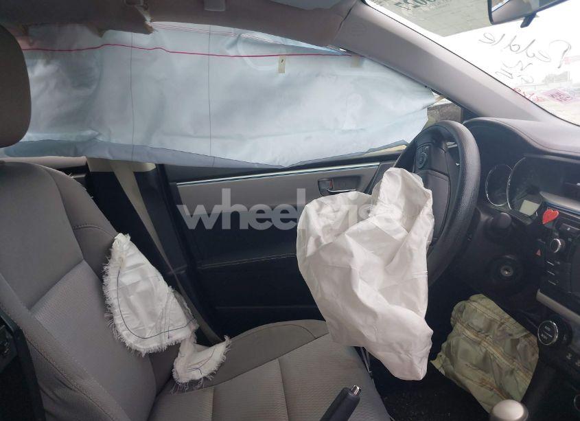 Photo 5 of 2016 Toyota Corolla LE (VIN 2T1BURHE7GC736421)