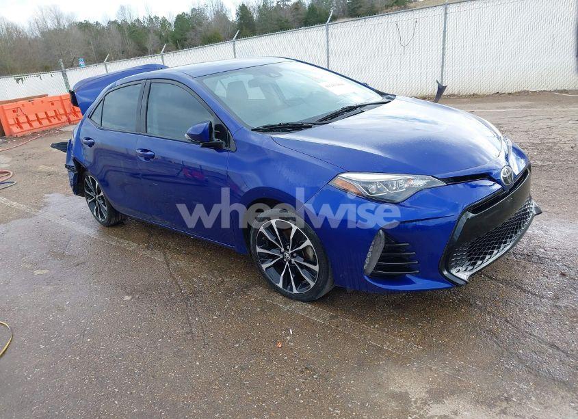 2017 Toyota Corolla SE (VIN 2T1BURHE7HC747663) main photo