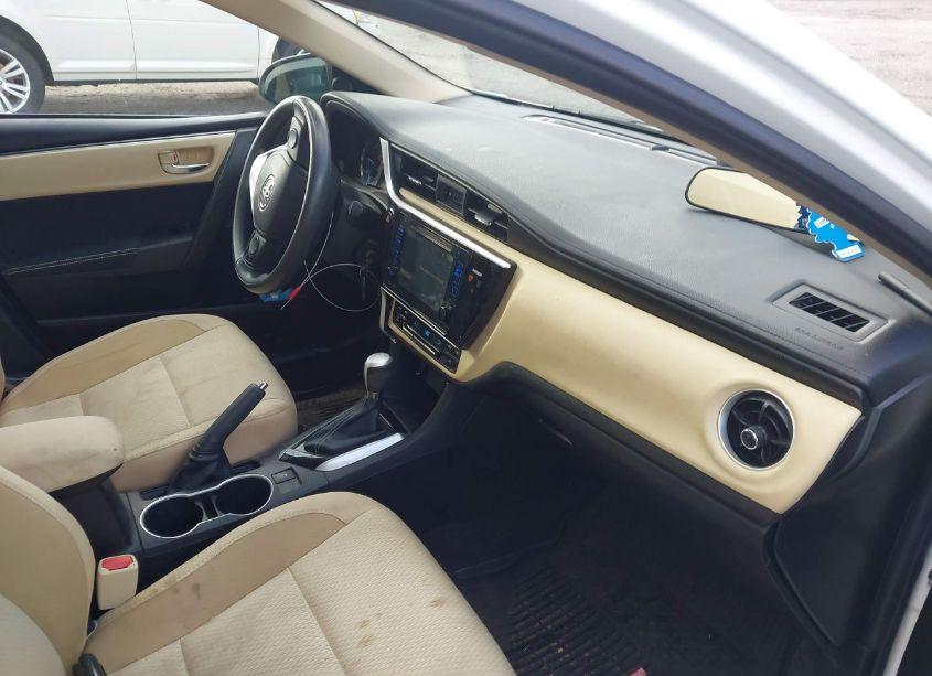 Photo 5 of 2017 Toyota Corolla L/LE/XLE/SE/XSE (VIN 2T1BURHE7HC748473)