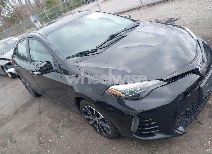 2017 Toyota Corolla SE (VIN 2T1BURHE7HC753429) main photo