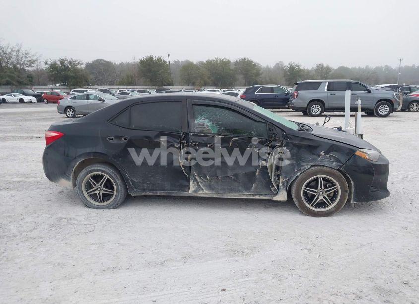 Photo 13 of 2017 Toyota Corolla LE (VIN 2T1BURHE7HC764480)