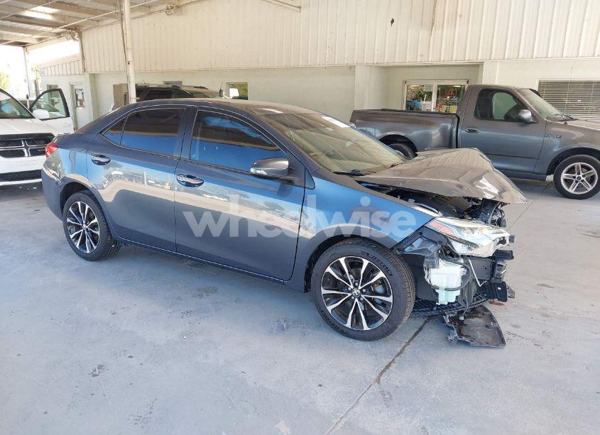 2017 Toyota Corolla SE (VIN 2T1BURHE7HC772482) main photo