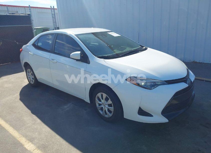2017 Toyota Corolla L (VIN 2T1BURHE7HC772546) main photo