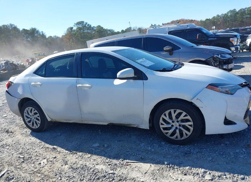 Photo 13 of 2017 Toyota Corolla LE (VIN 2T1BURHE7HC787855)