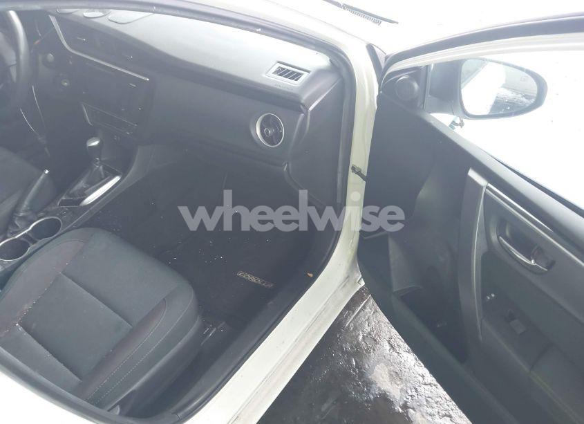 Photo 5 of 2017 Toyota Corolla LE (VIN 2T1BURHE7HC807845)