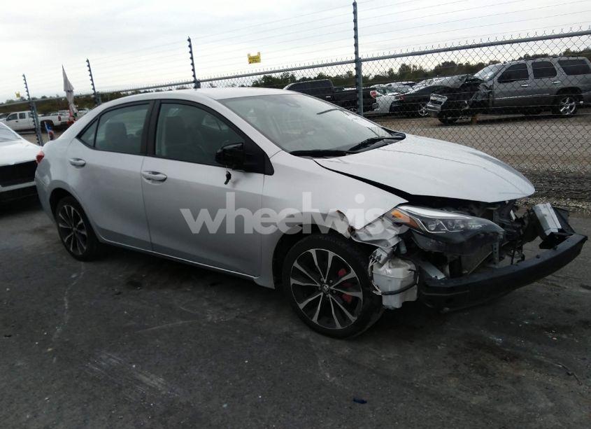 2017 Toyota Corolla SE (VIN 2T1BURHE7HC808302) main photo