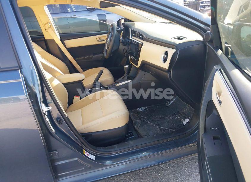 Photo 5 of 2017 Toyota Corolla LE (VIN 2T1BURHE7HC811023)