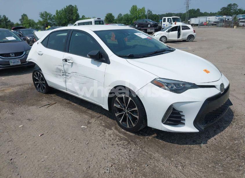 2017 Toyota Corolla SE (VIN 2T1BURHE7HC813080) main photo