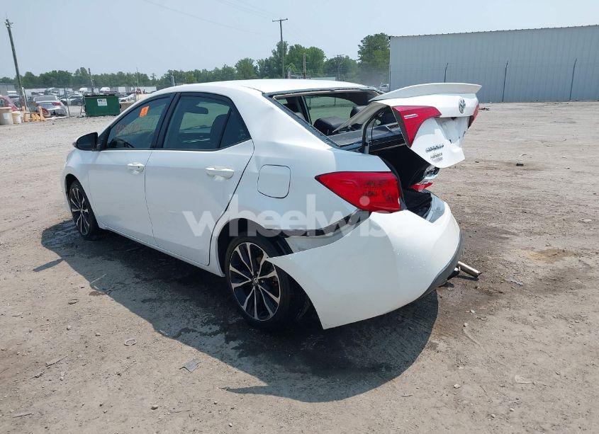 Photo 3 of 2017 Toyota Corolla SE (VIN 2T1BURHE7HC813080)