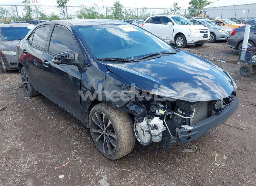 2017 Toyota Corolla SE (VIN 2T1BURHE7HC828341) main photo