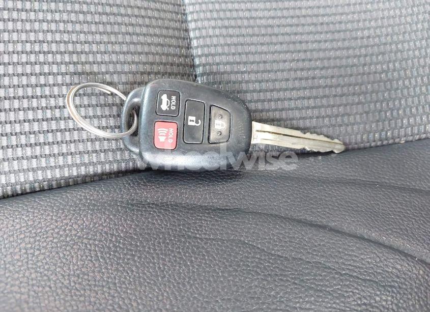 Photo 11 of 2017 Toyota Corolla SE (VIN 2T1BURHE7HC828341)