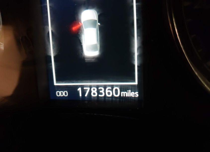 Photo 15 of 2017 Toyota Corolla SE (VIN 2T1BURHE7HC838982)