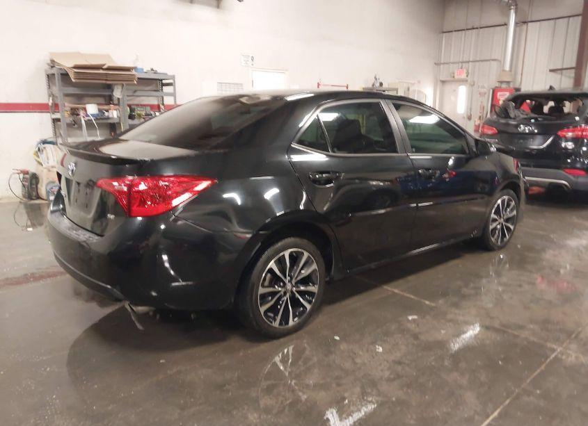 Photo 4 of 2017 Toyota Corolla SE (VIN 2T1BURHE7HC838982)