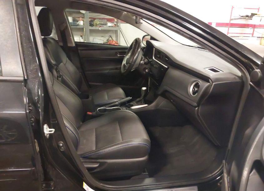 Photo 5 of 2017 Toyota Corolla SE (VIN 2T1BURHE7HC838982)