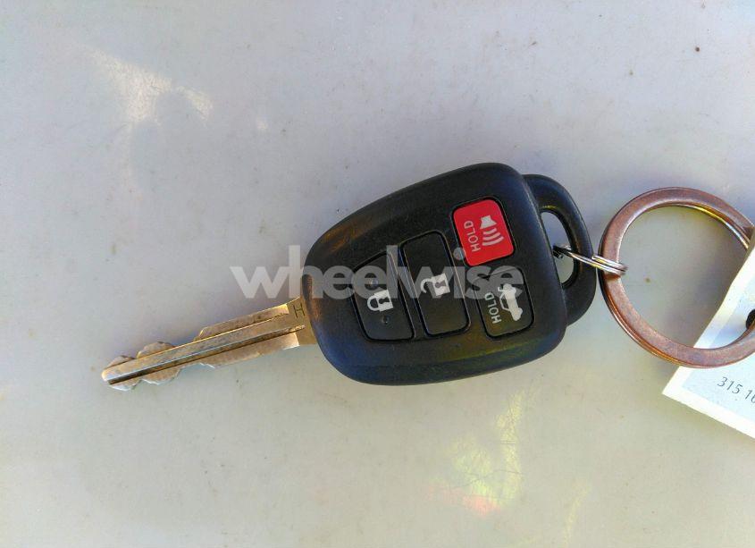 Photo 11 of 2017 Toyota Corolla LE (VIN 2T1BURHE7HC855412)