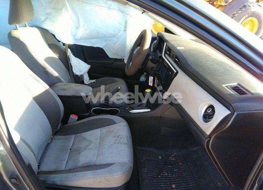 Photo 5 of 2017 Toyota Corolla LE (VIN 2T1BURHE7HC855412)