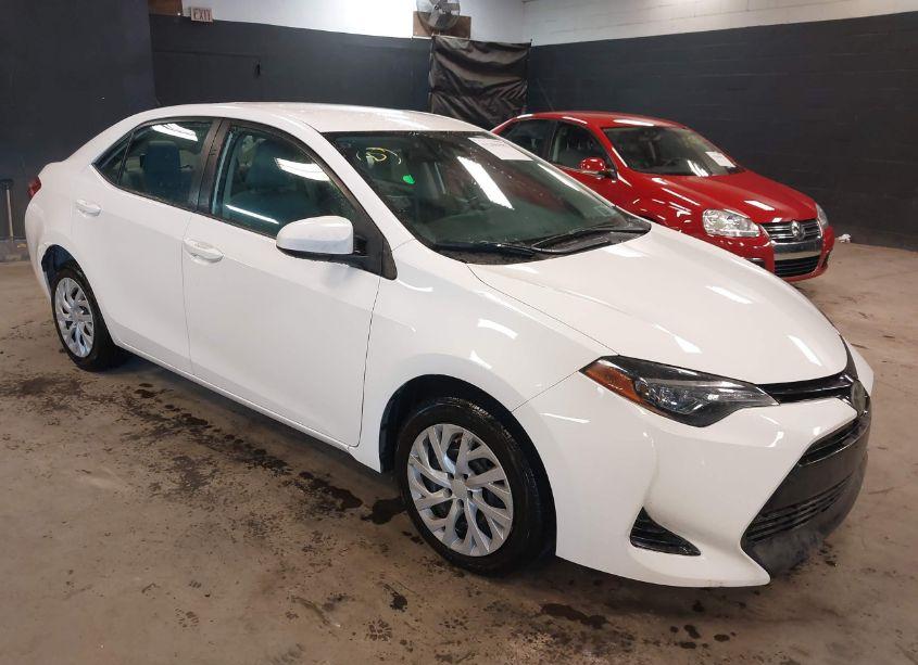 2017 Toyota Corolla LE (VIN 2T1BURHE7HC860643) main photo