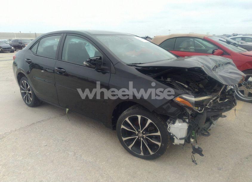 2017 Toyota Corolla SE (VIN 2T1BURHE7HC913695) main photo