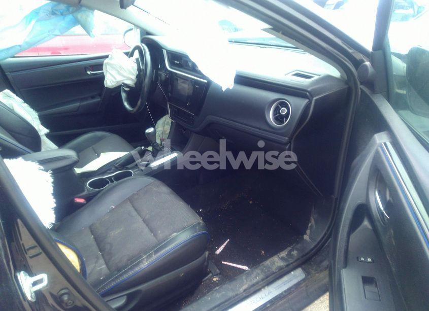 Photo 5 of 2017 Toyota Corolla SE (VIN 2T1BURHE7HC913695)