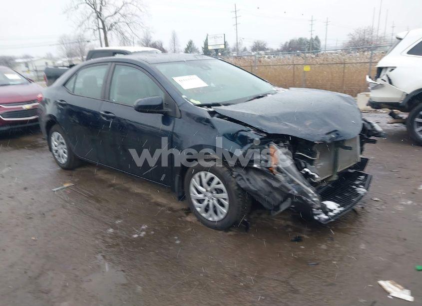 2017 Toyota Corolla LE (VIN 2T1BURHE7HC920159) main photo