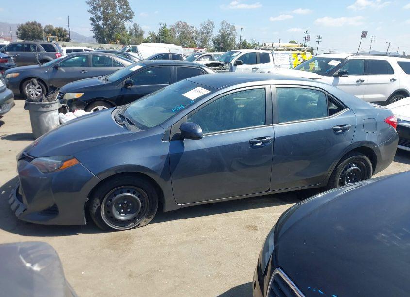 Photo 15 of 2017 Toyota Corolla LE (VIN 2T1BURHE7HC931534)