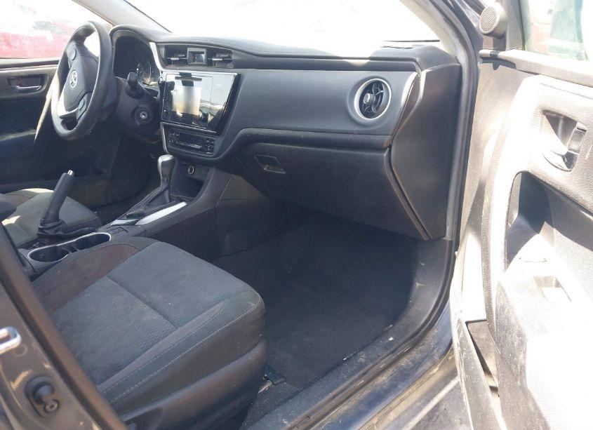 Photo 5 of 2017 Toyota Corolla LE (VIN 2T1BURHE7HC931534)