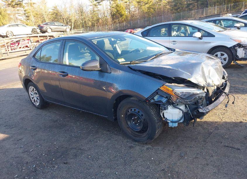 2017 Toyota Corolla LE (VIN 2T1BURHE7HC932442) main photo